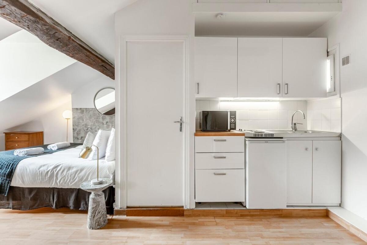 Apartment 61#opera#studio#louvre#ac